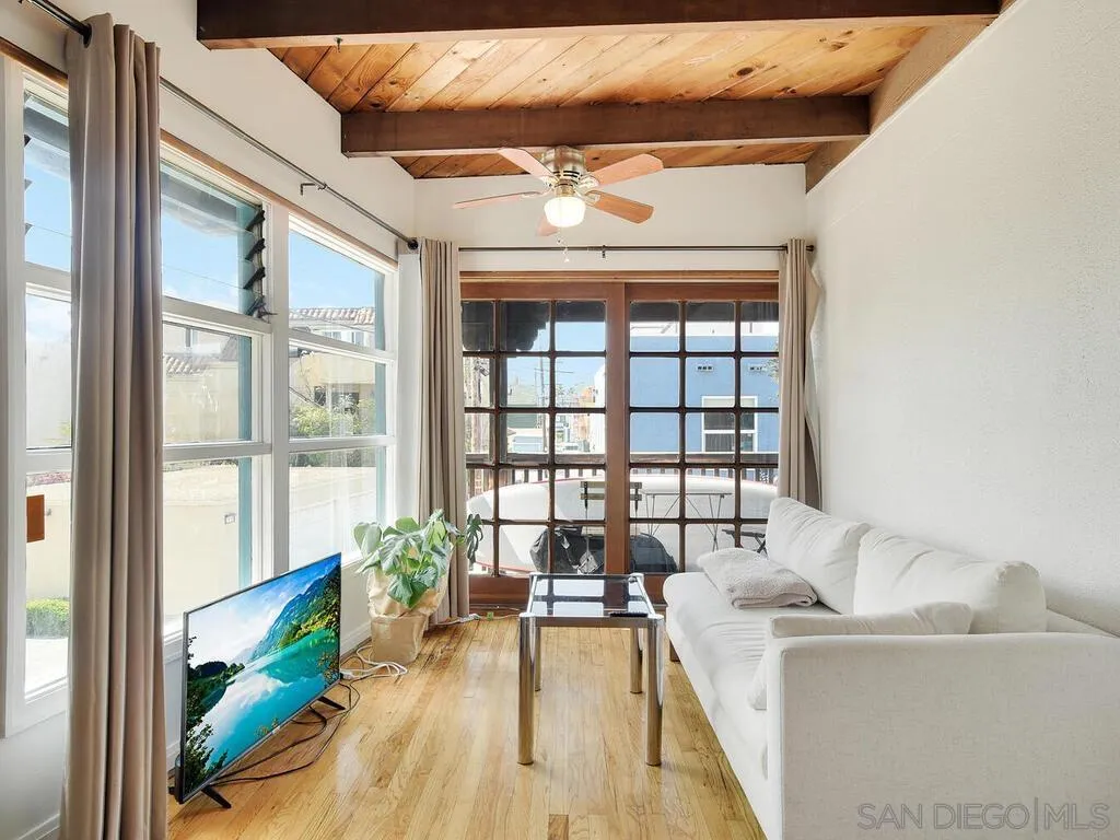 810-818 Venice Ct