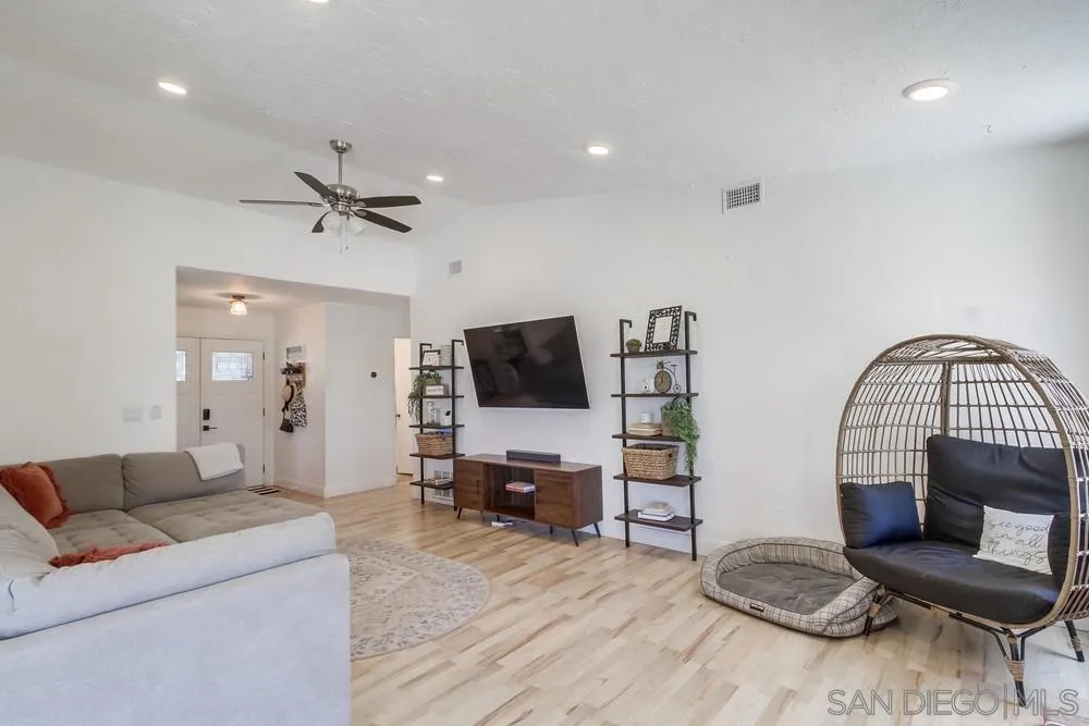 2257 Casa Alta