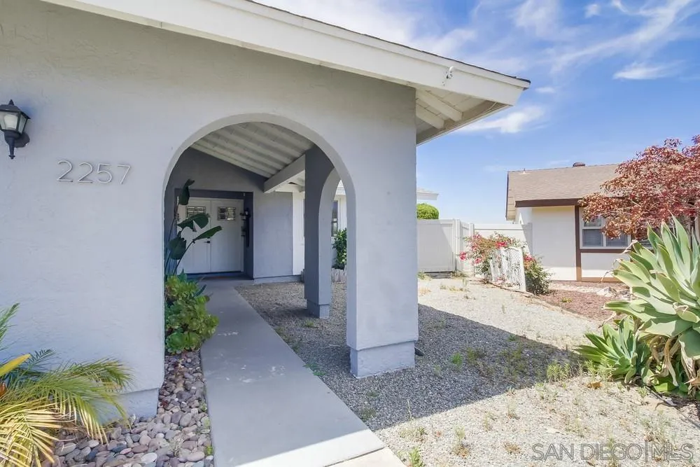 2257 Casa Alta