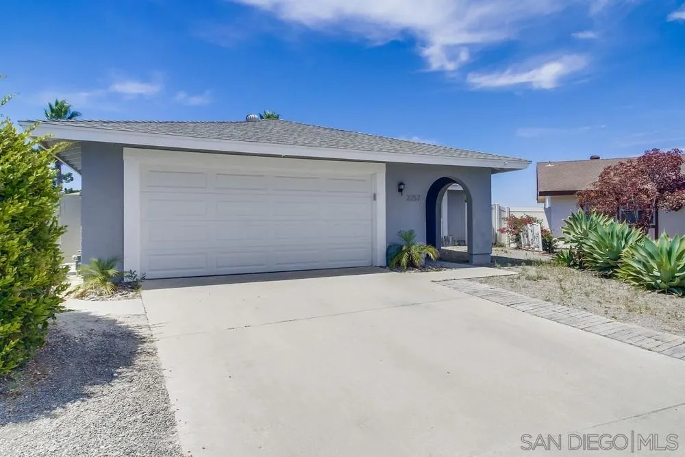 2257 Casa Alta