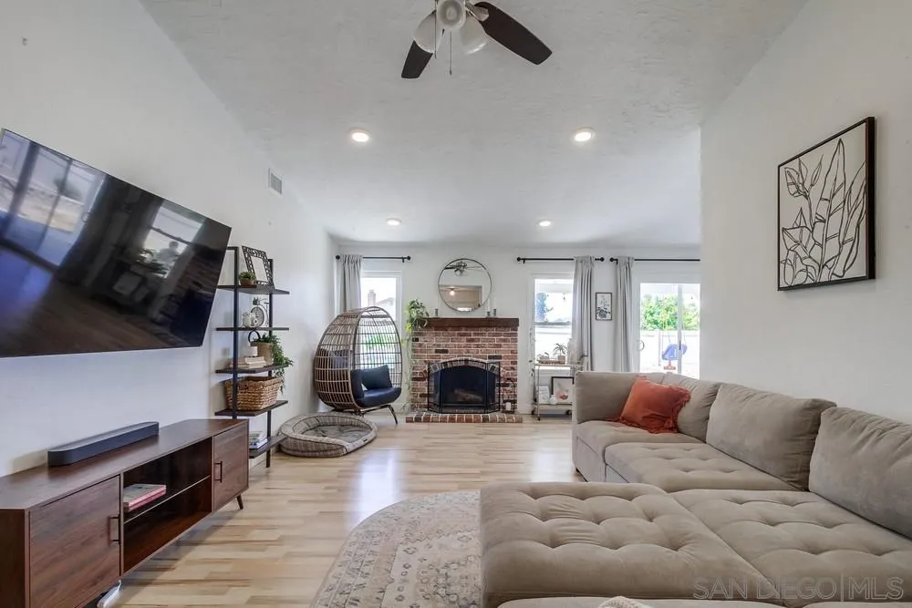 2257 Casa Alta