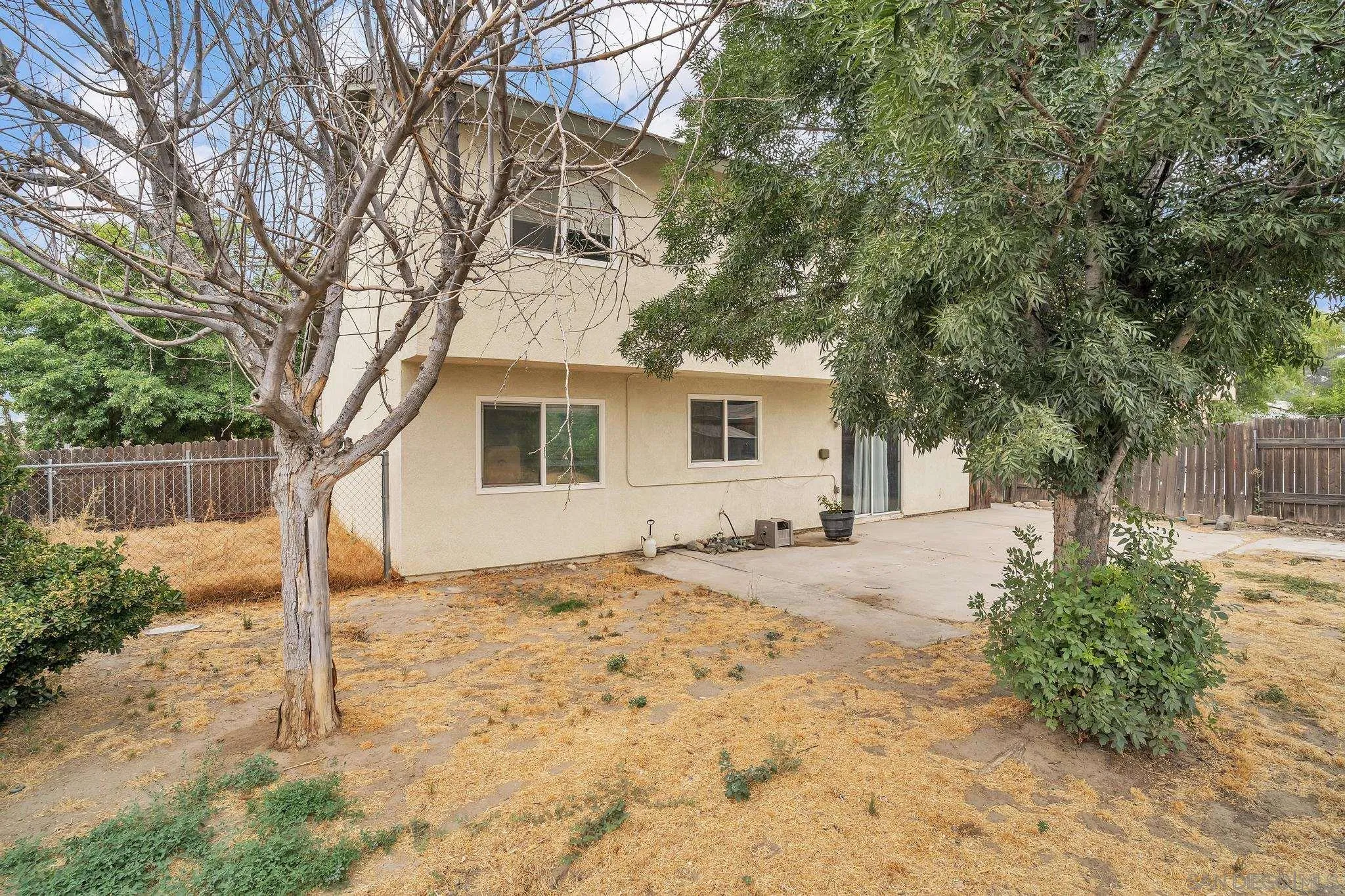 686 Artesian Ave