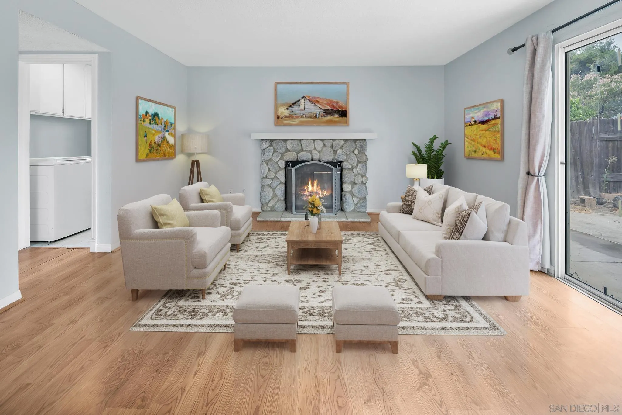 686 Artesian Ave