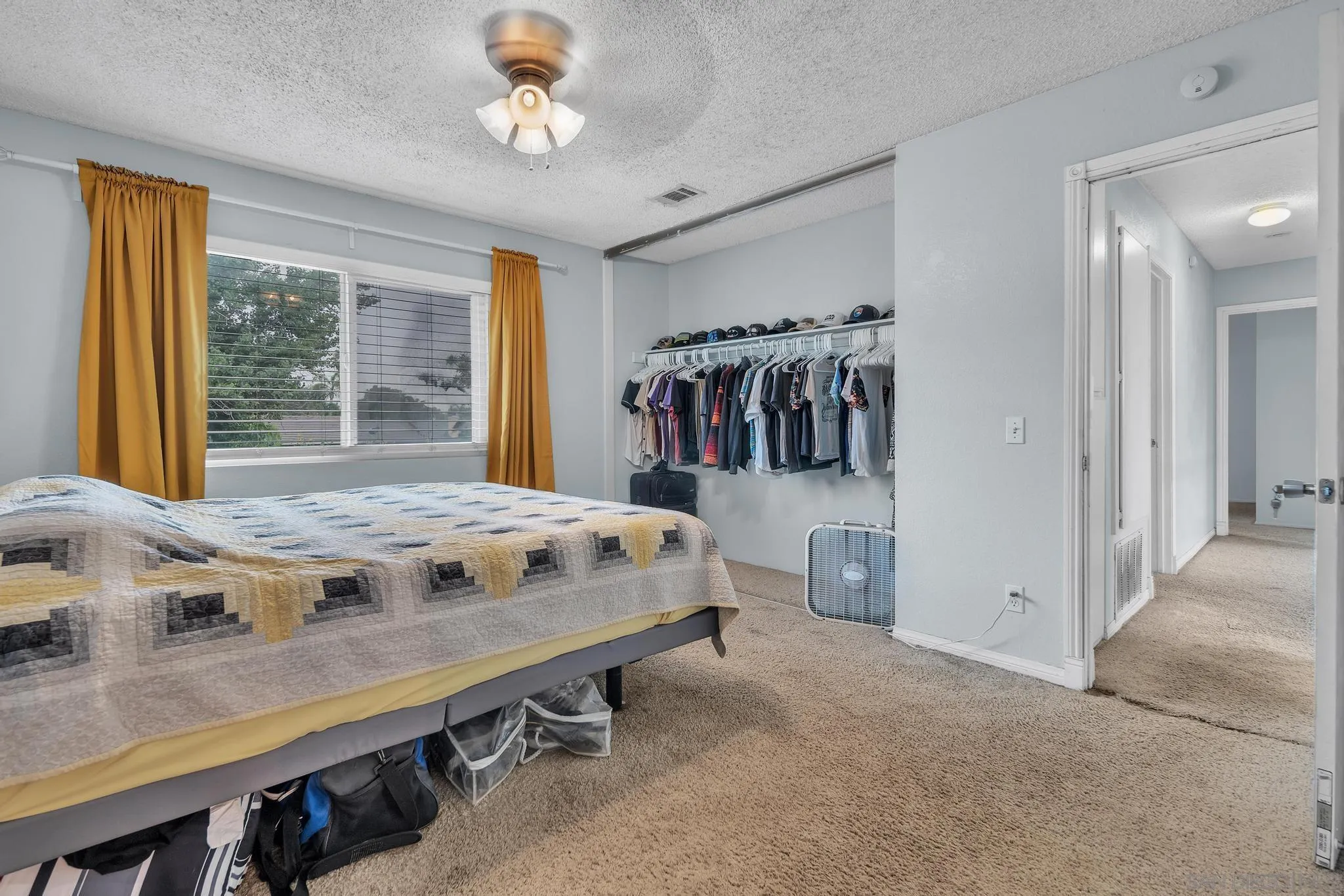 686 Artesian Ave