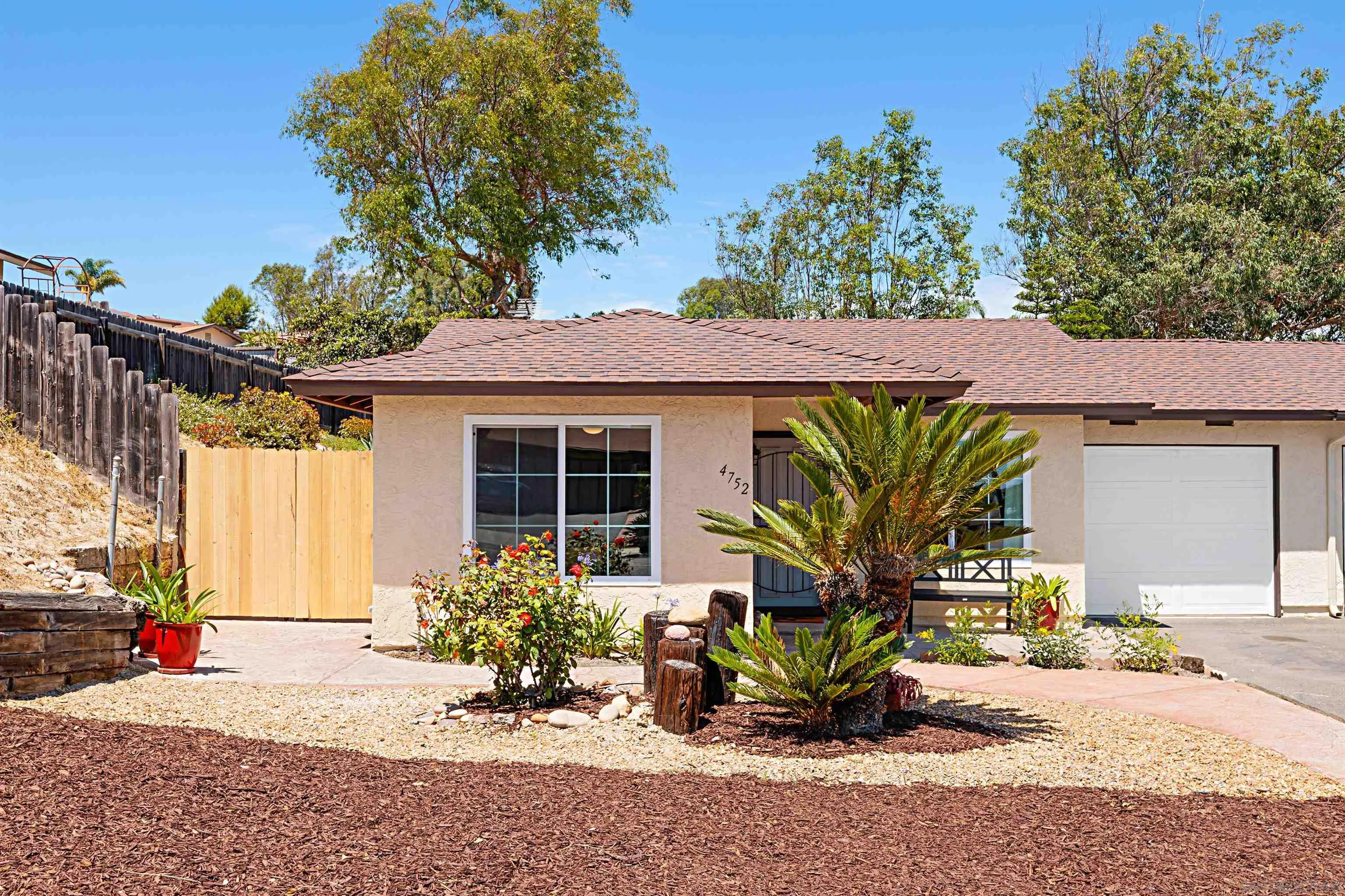 4752 Rising Glen Drive