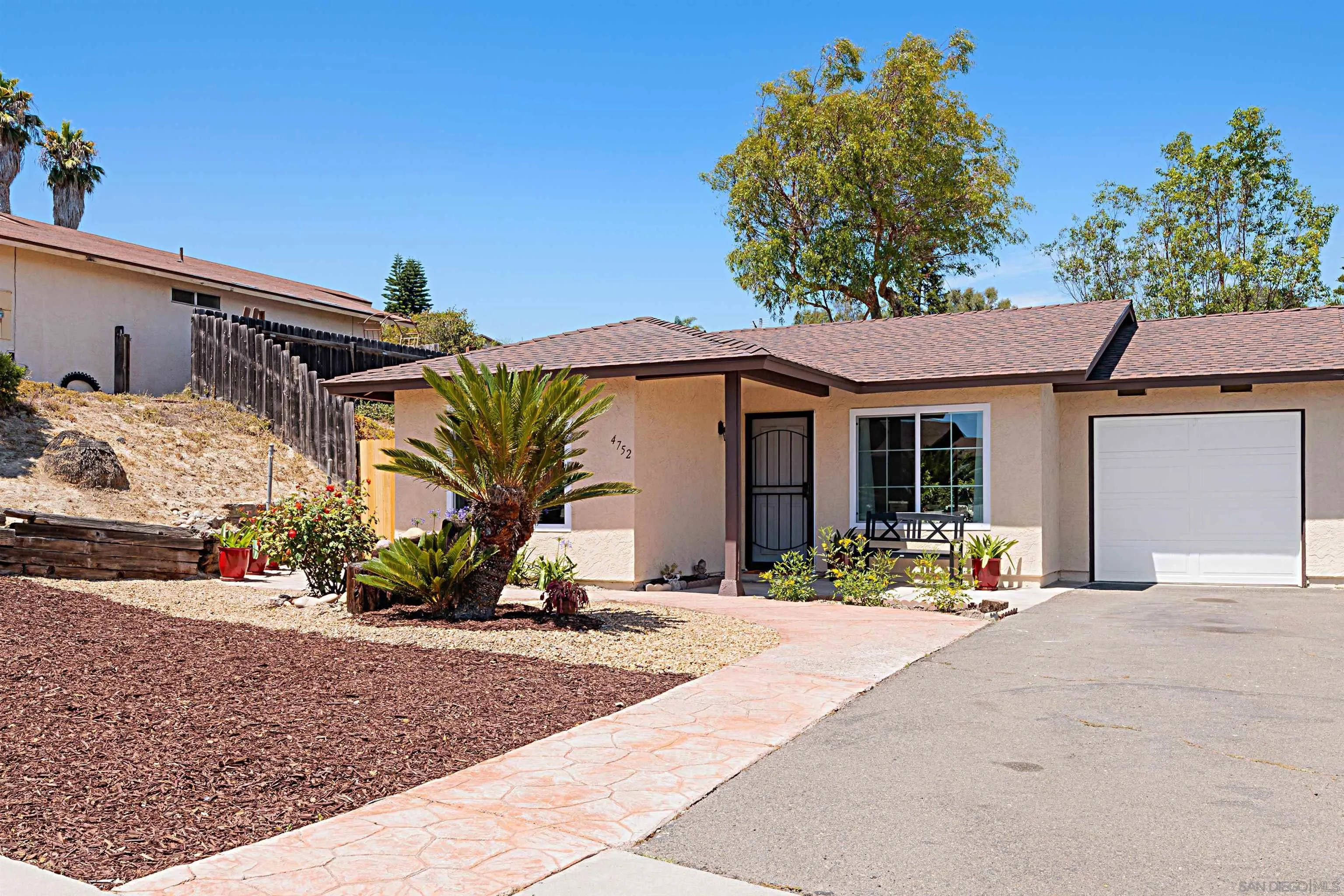 4752 Rising Glen Drive