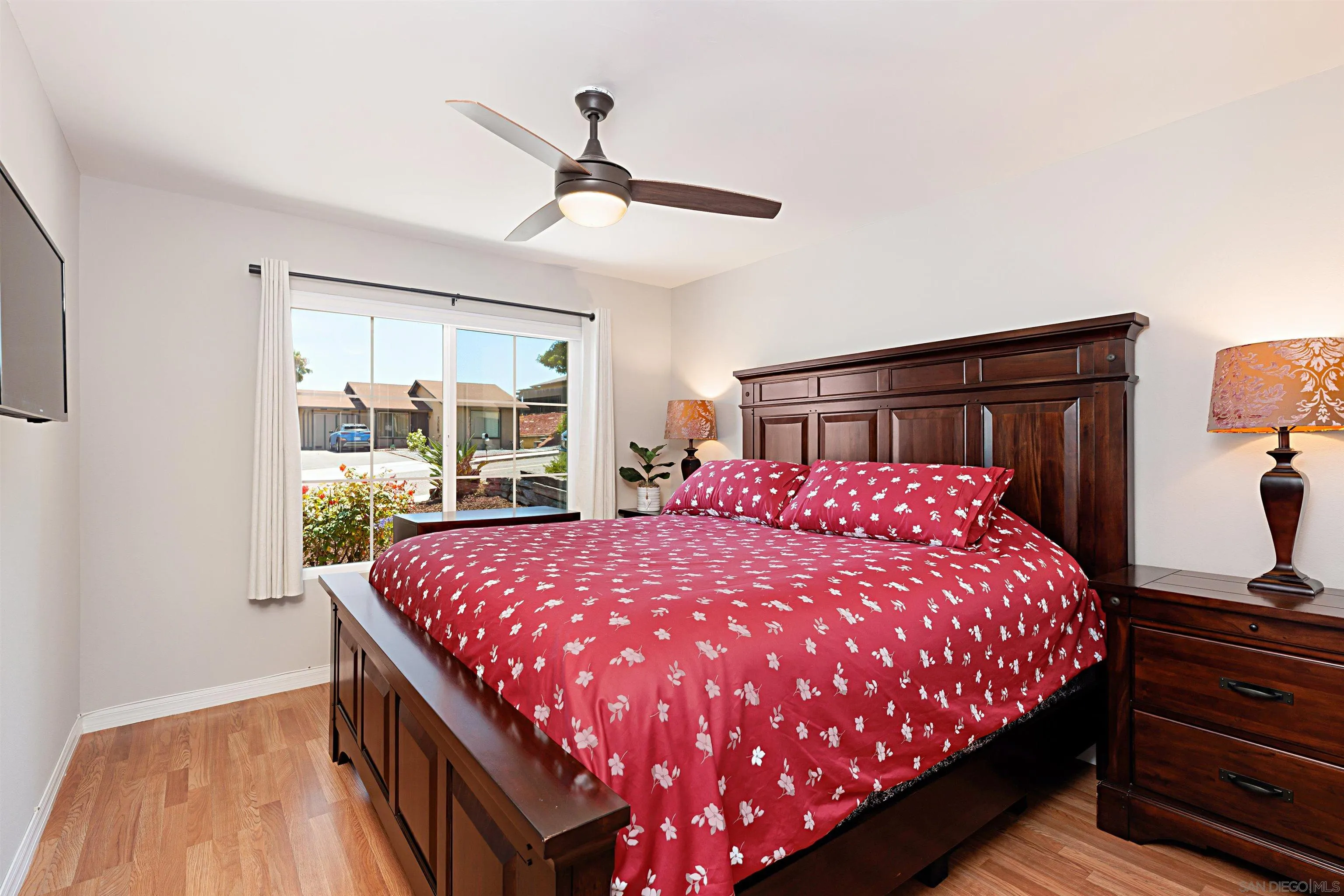 4752 Rising Glen Drive