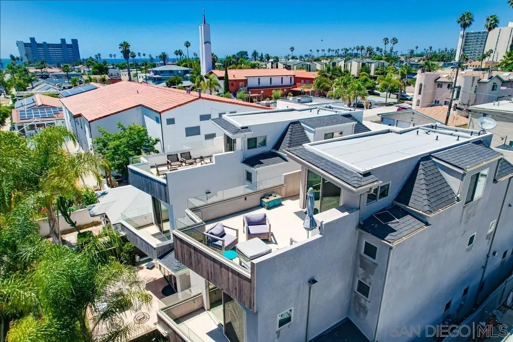 1044 Missouri St