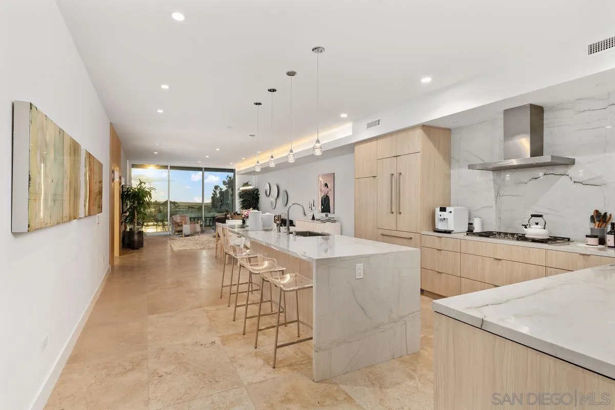 2750 4th Ave Unit 403