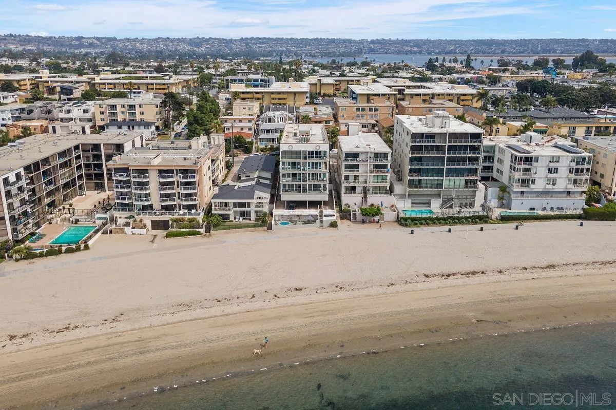 3868 Riviera Dr Unit 3b