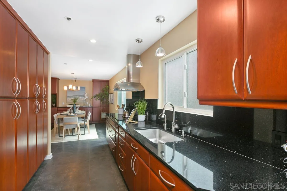 3868 Riviera Dr Unit 3b