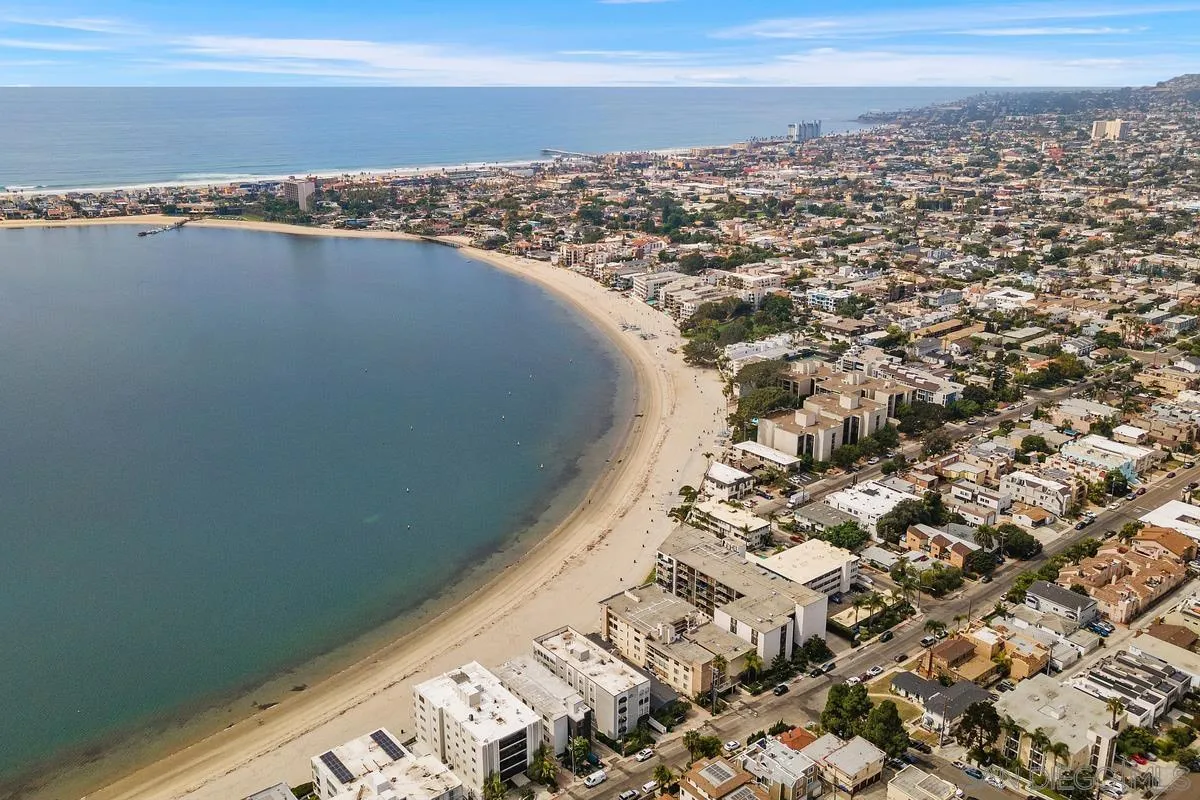 3868 Riviera Dr Unit 3b