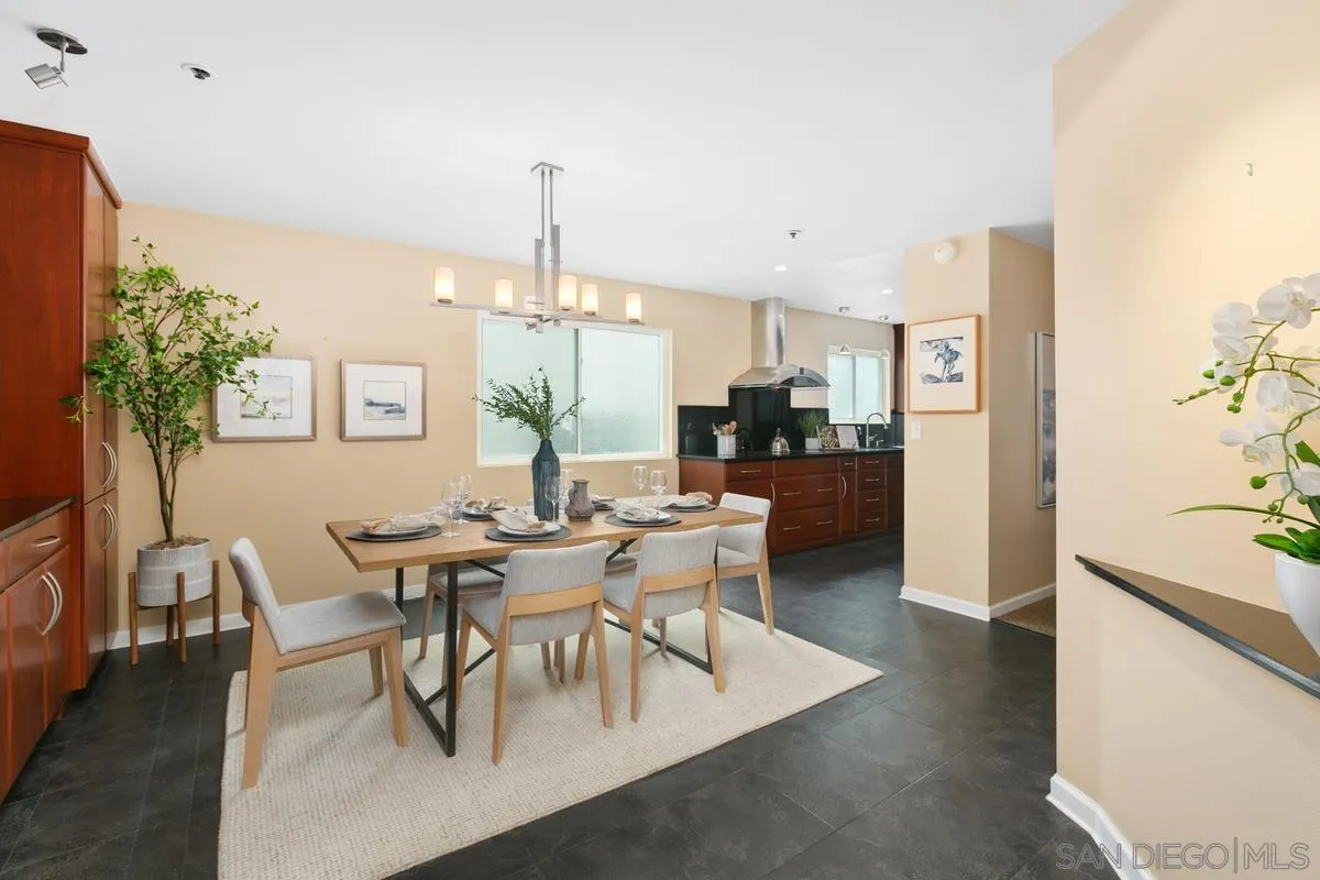 3868 Riviera Dr Unit 3b