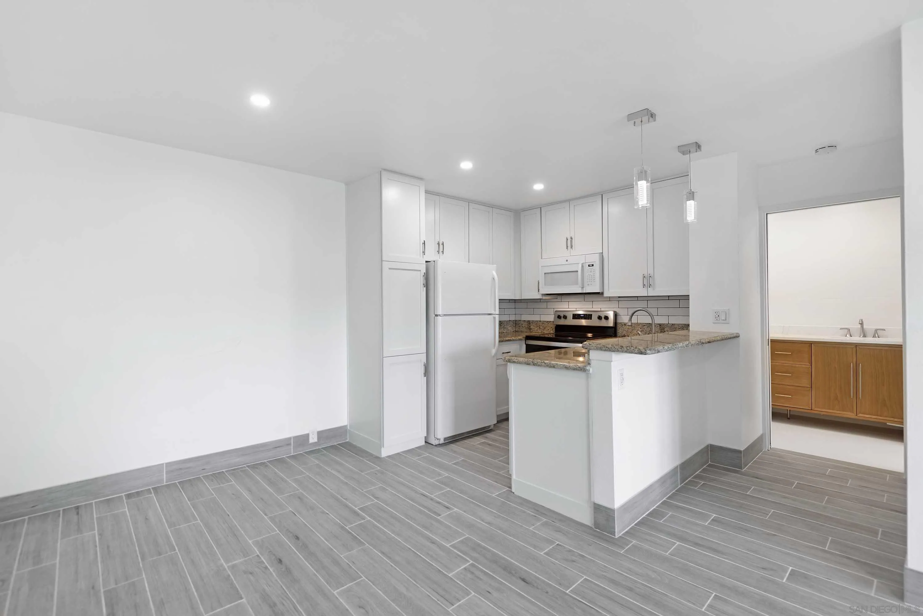 1885 Diamond St Unit 213