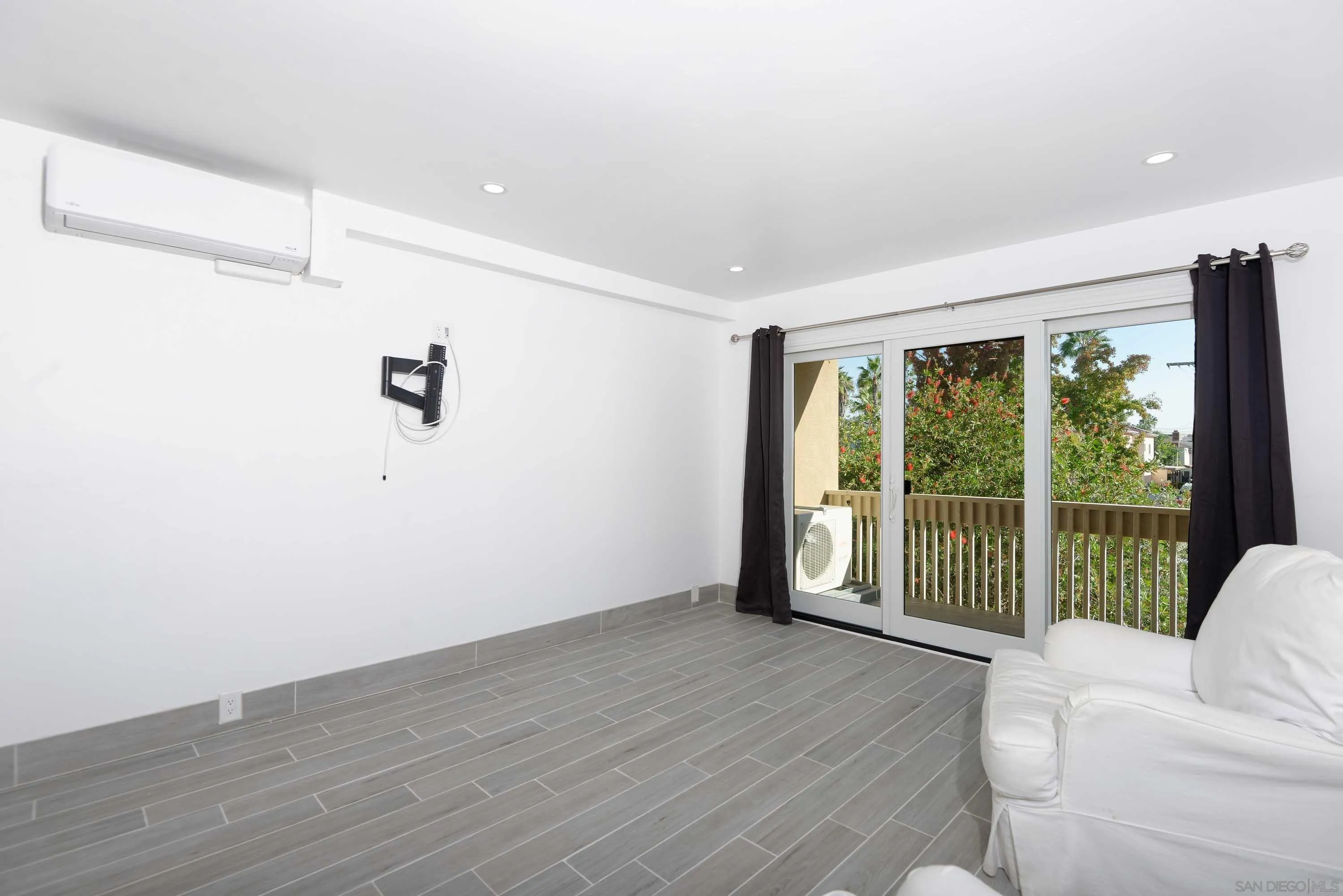 1885 Diamond St Unit 213