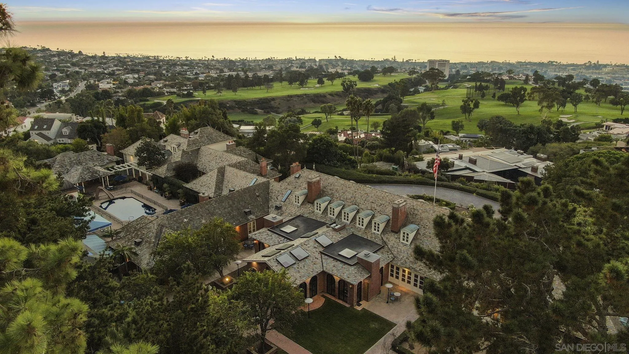 7007 Country Club Dr