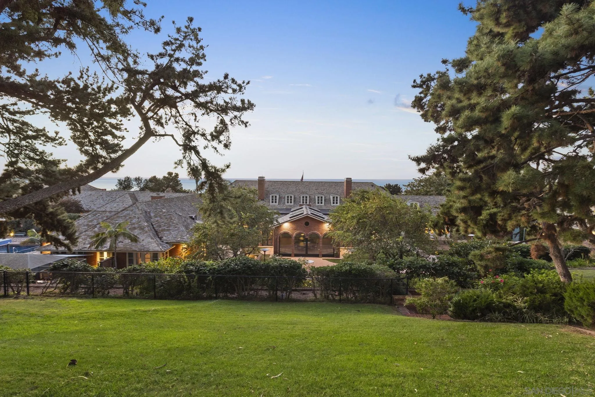 7007 Country Club Dr