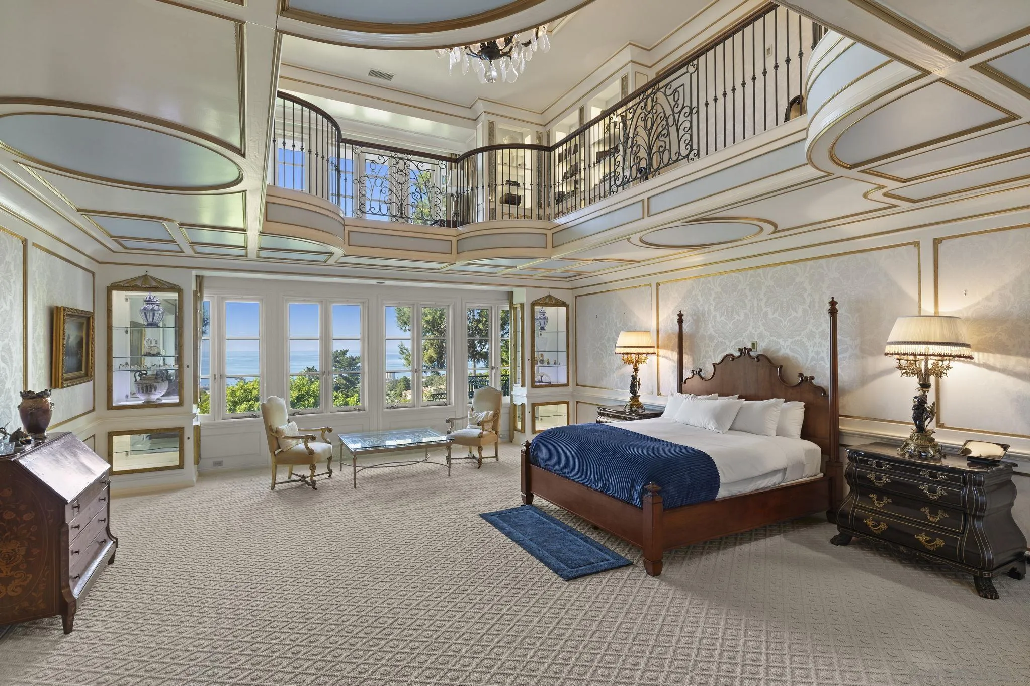 7007 Country Club Dr