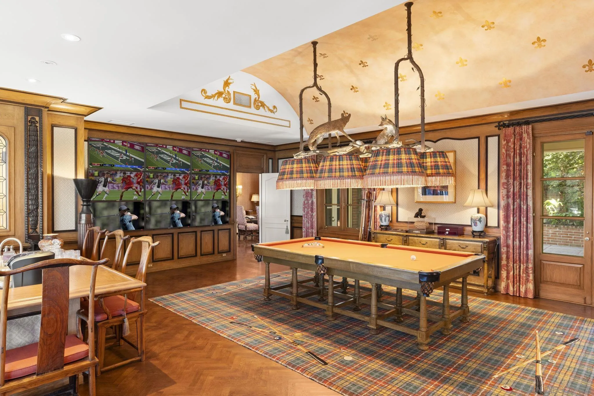 7007 Country Club Dr