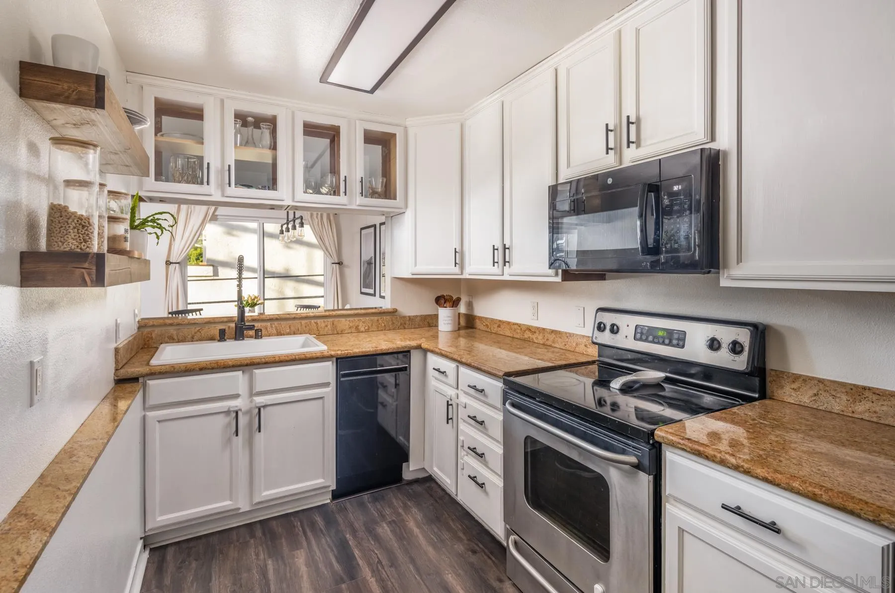 860 Turquoise St Unit 221