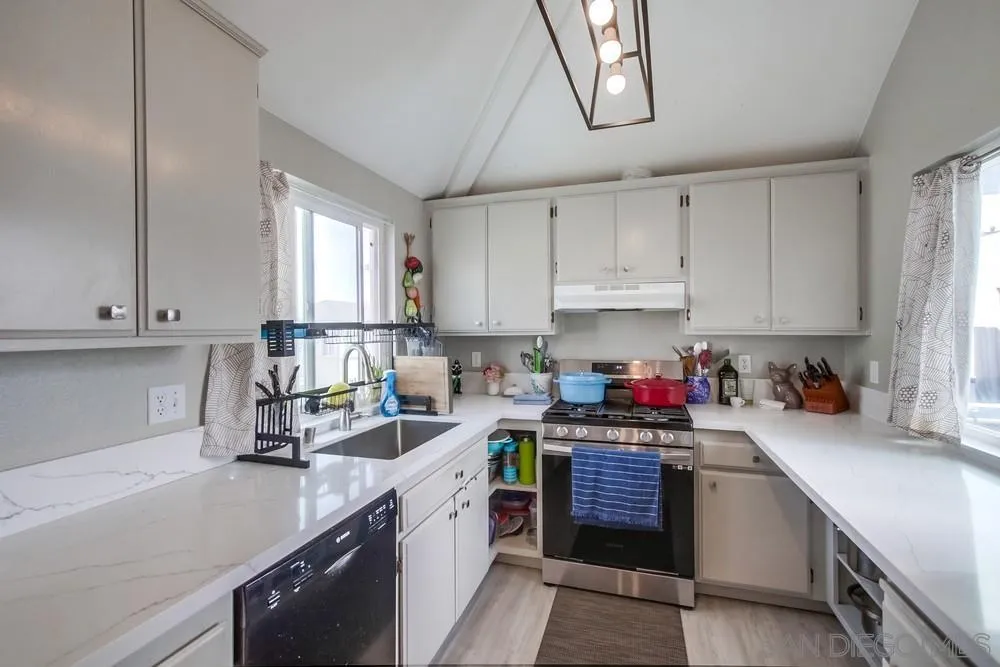 714 Cohasset Ct