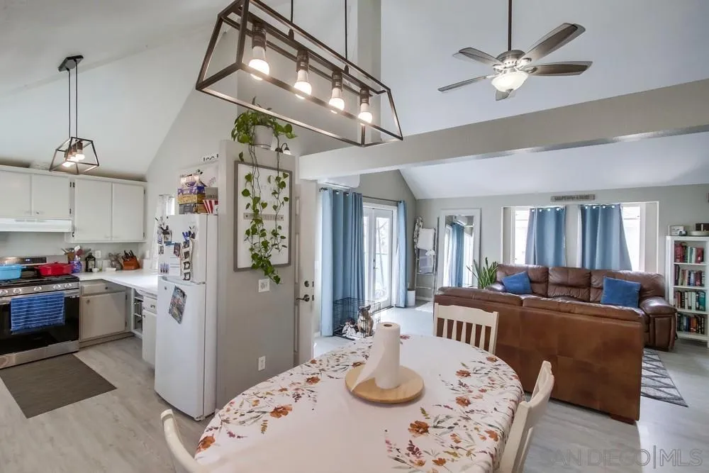 714 Cohasset Ct