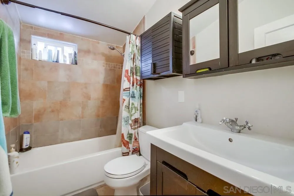 714 Cohasset Ct