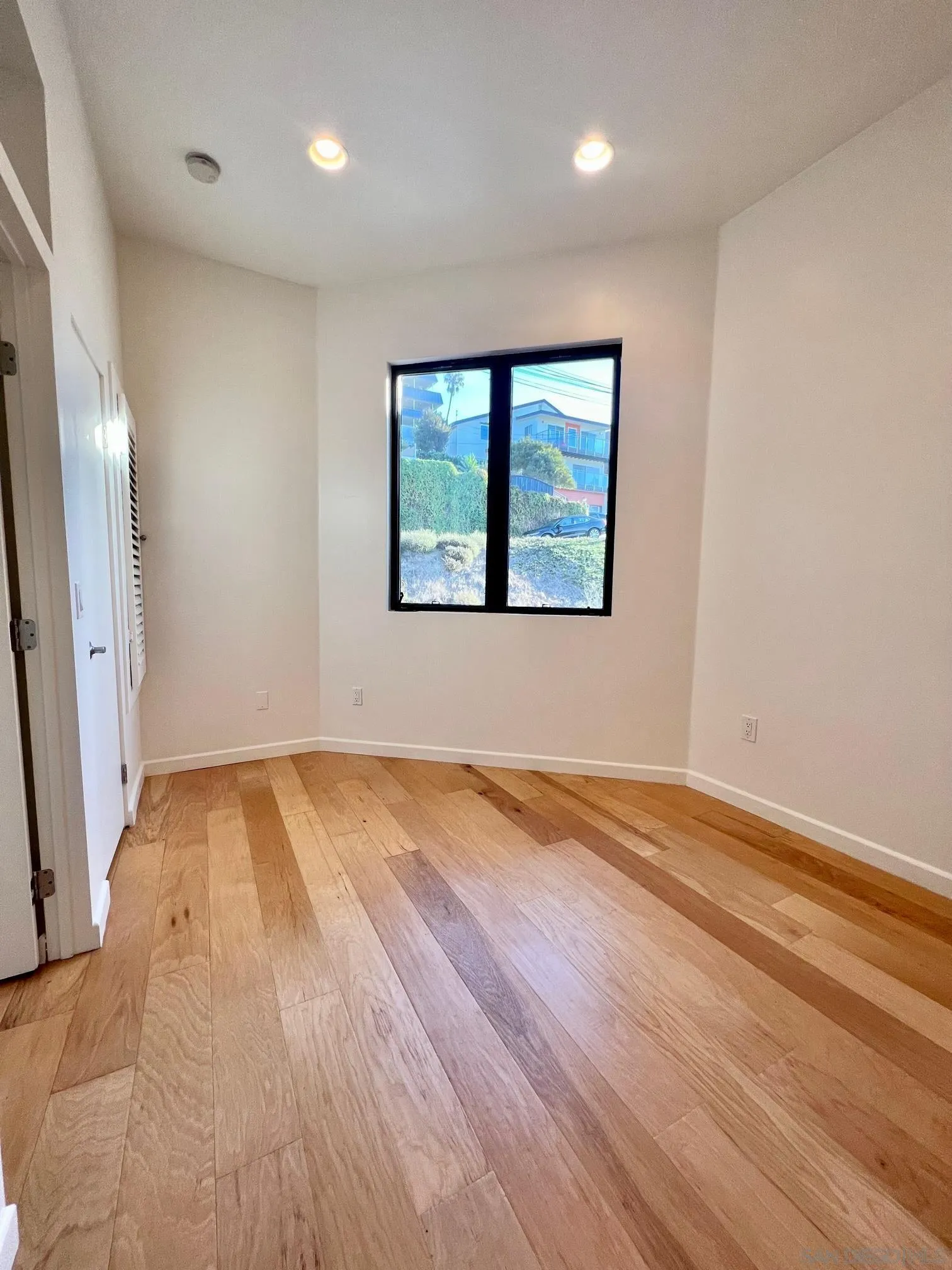 3244 Nimitz Blvd. Unit 5