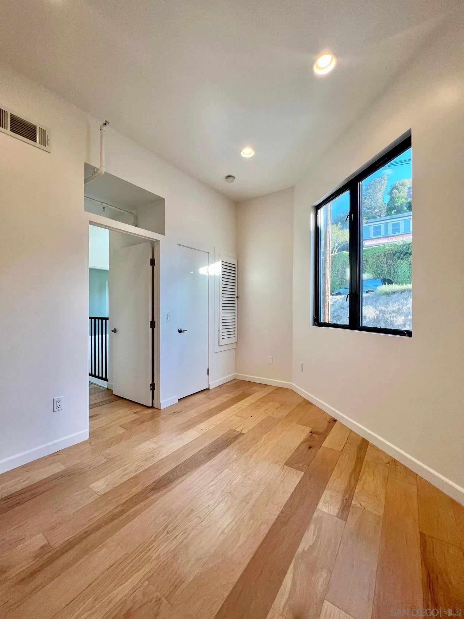 3244 Nimitz Blvd. Unit 5