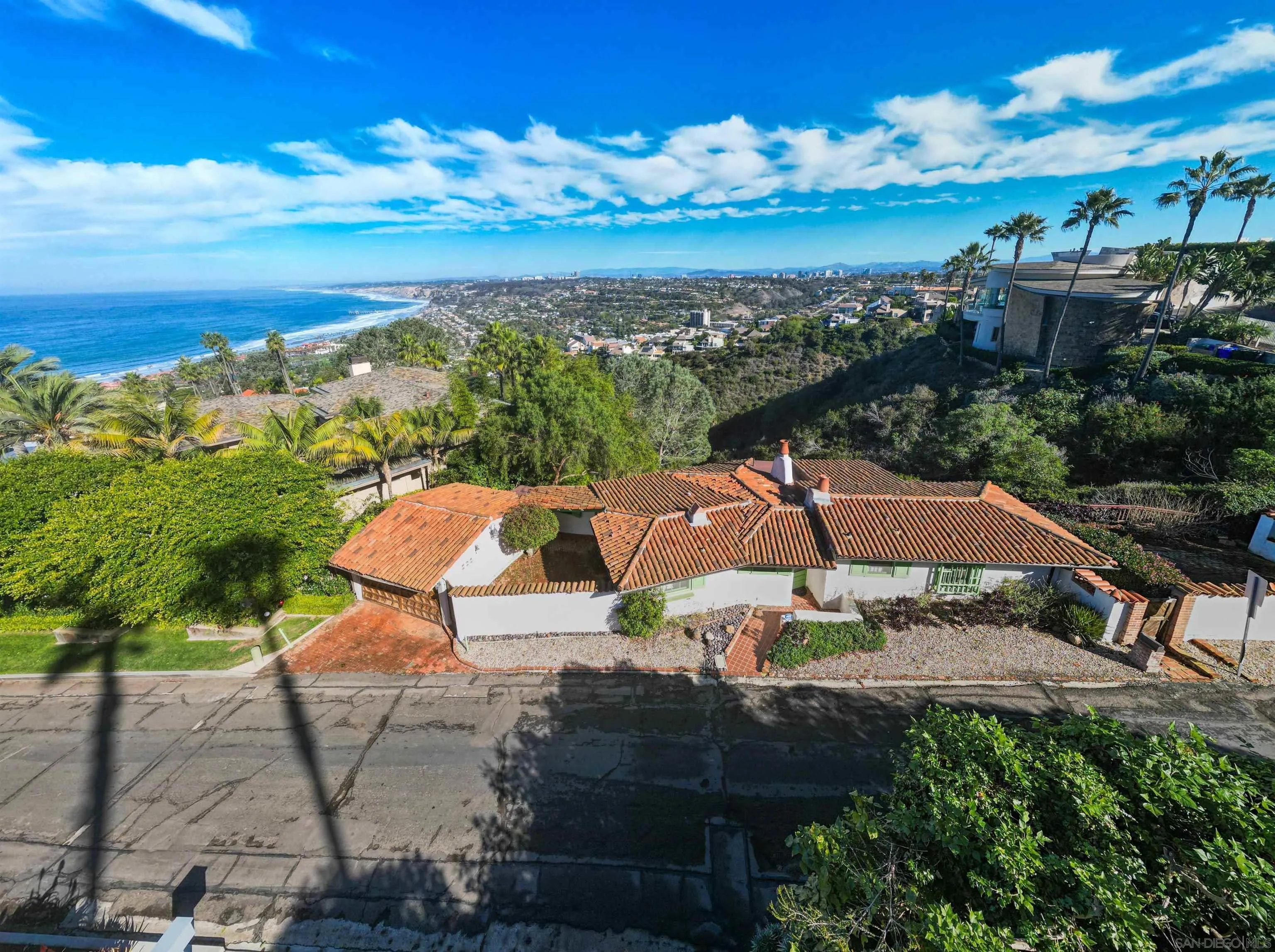 7477 Hillside Dr