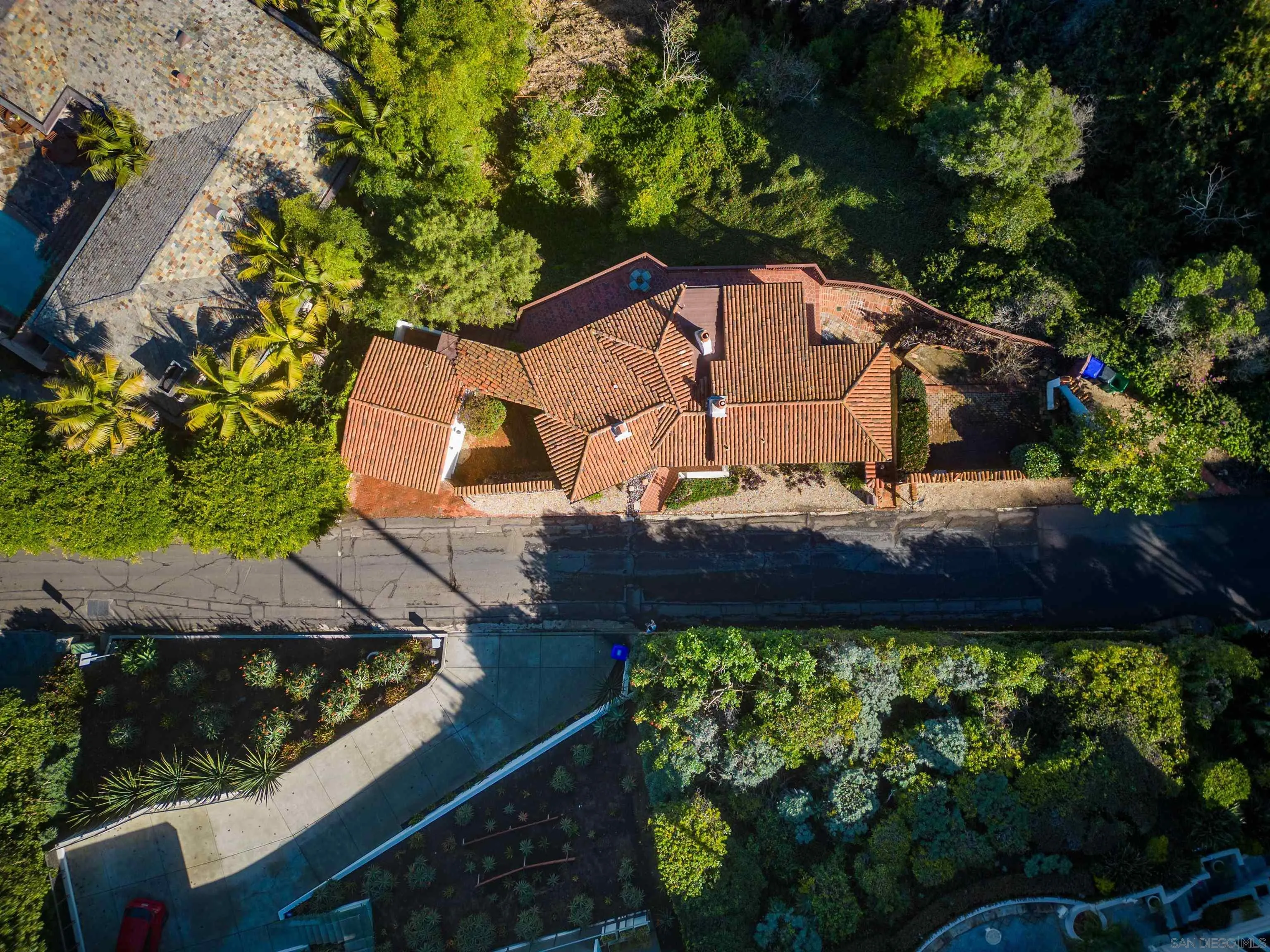 7477 Hillside Dr