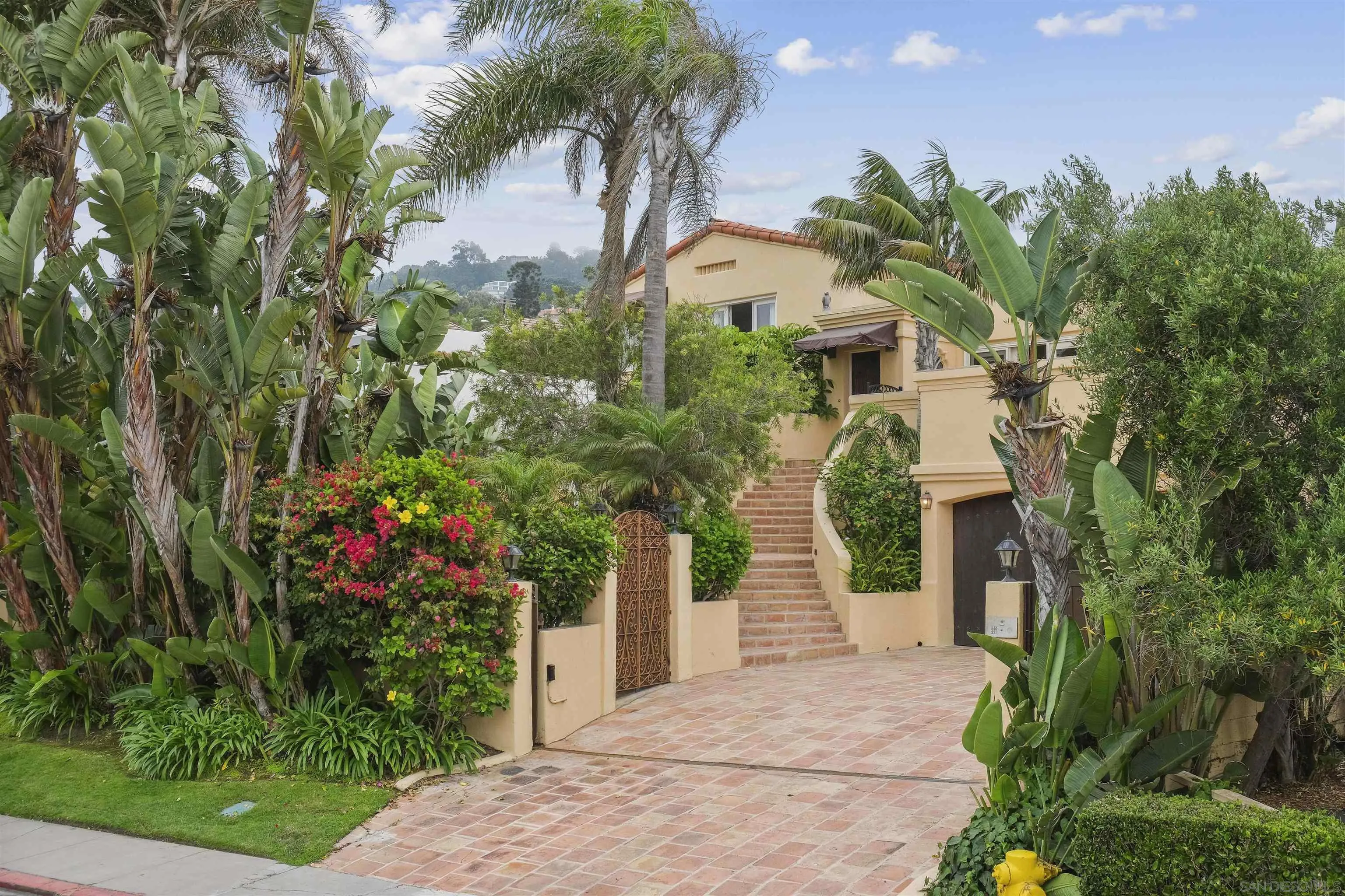 1937 Paseo Dorado