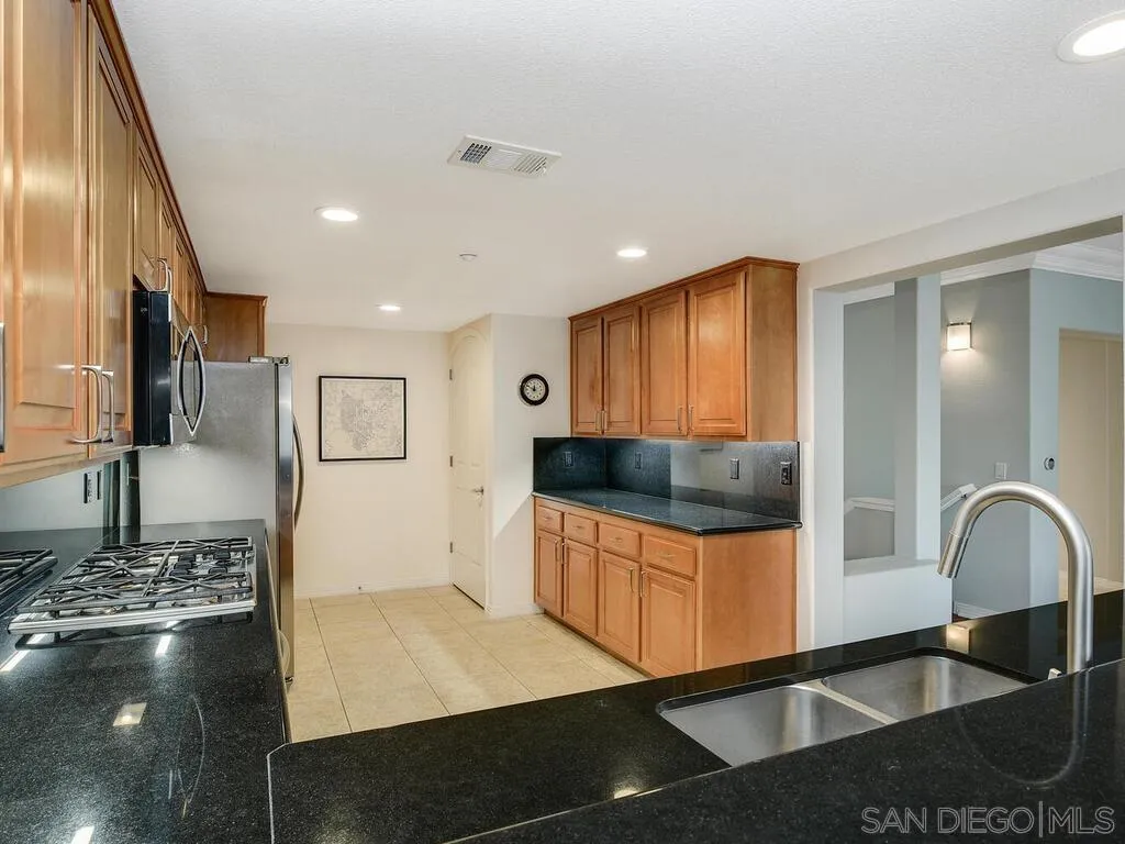 301 W G St Unit 323