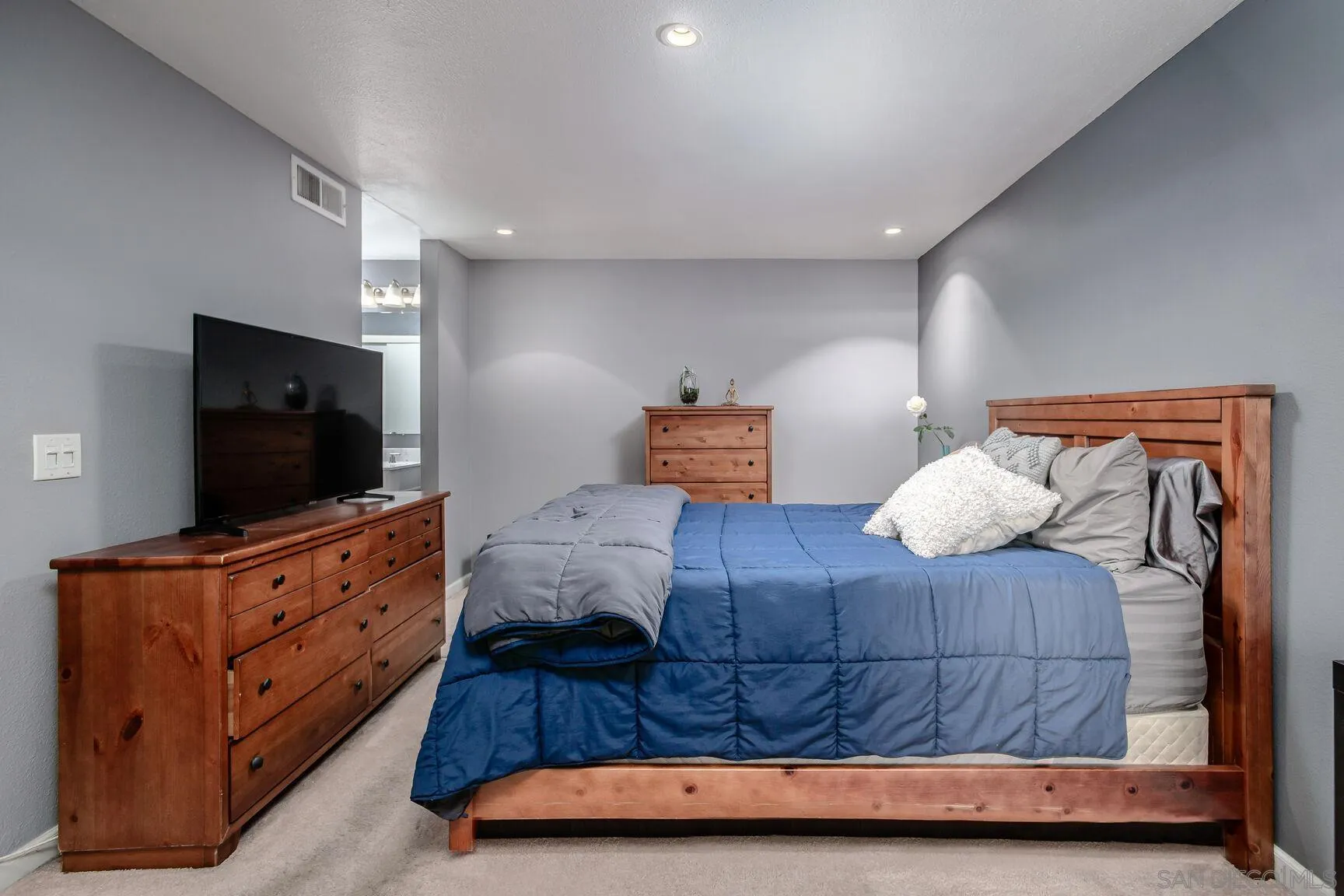 713 Brookstone Rd Unit 102