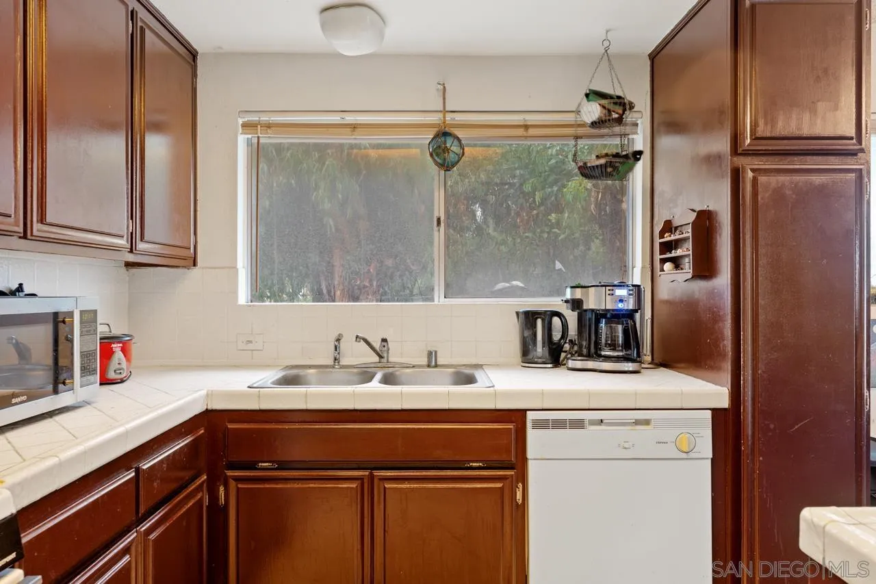4721-23 Niagara Ave