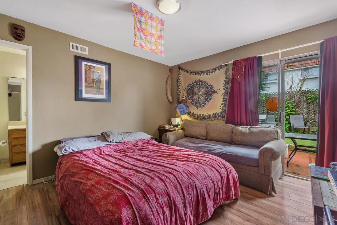 4721-23 Niagara Ave