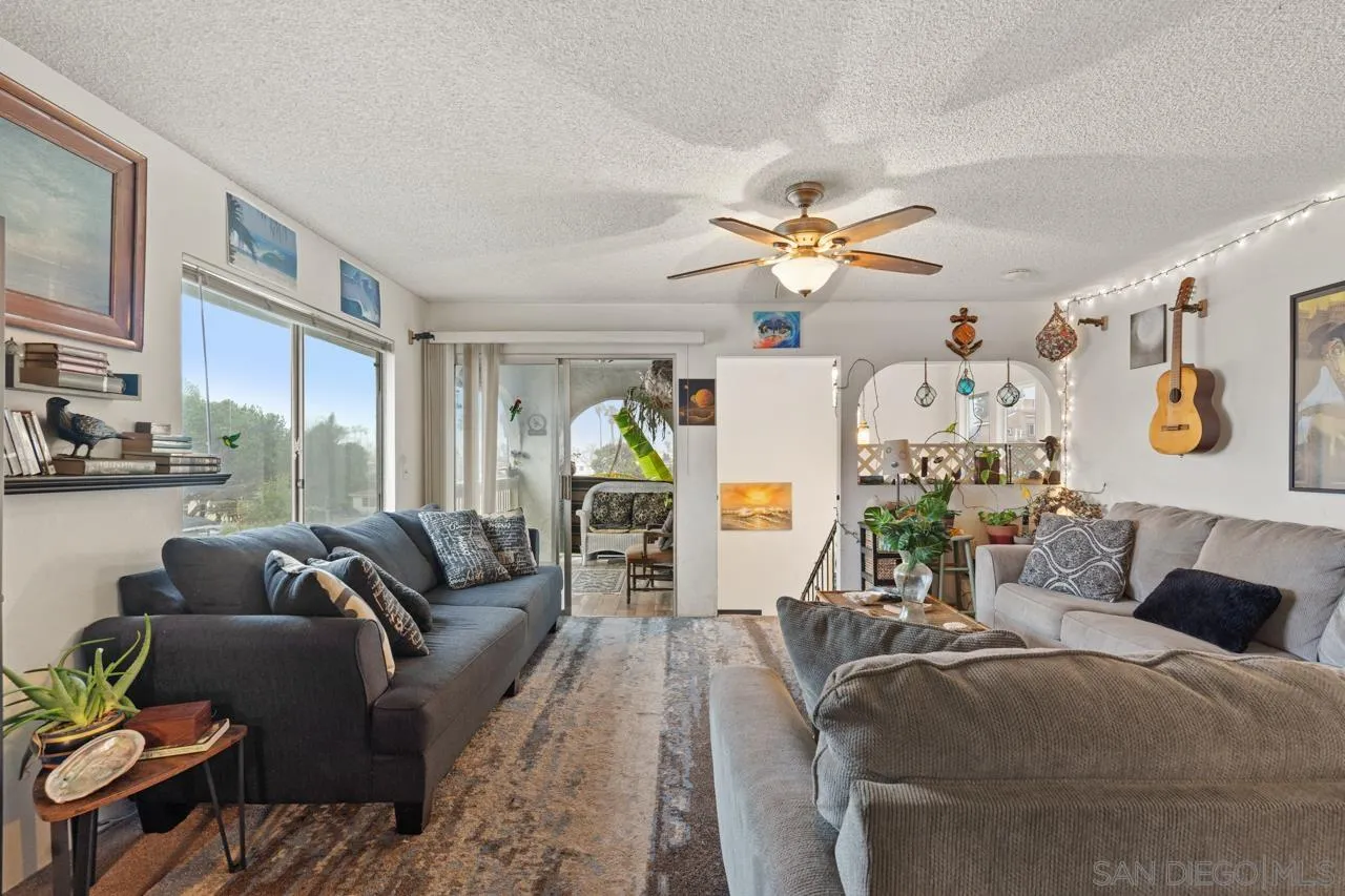 4721-23 Niagara Ave