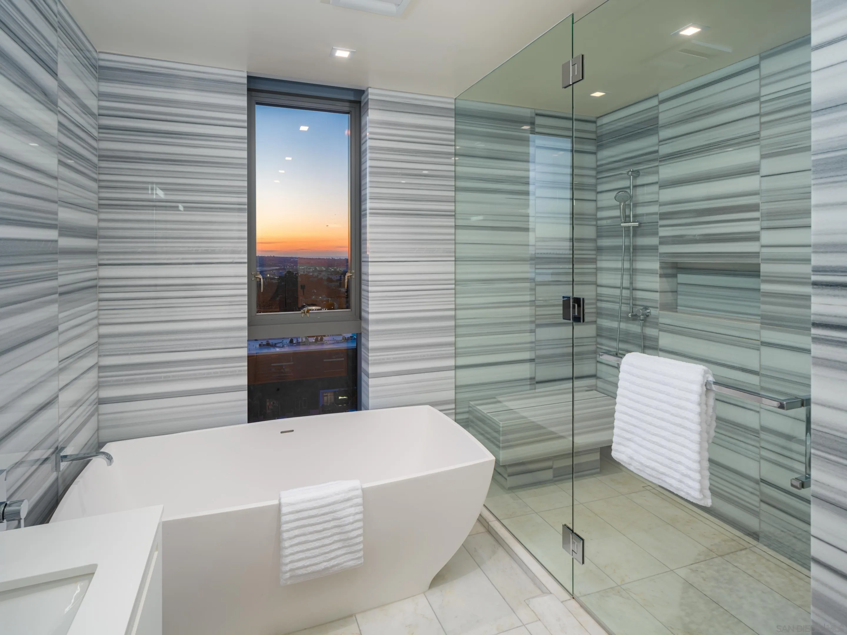 2855 5th Ave Unit 1204