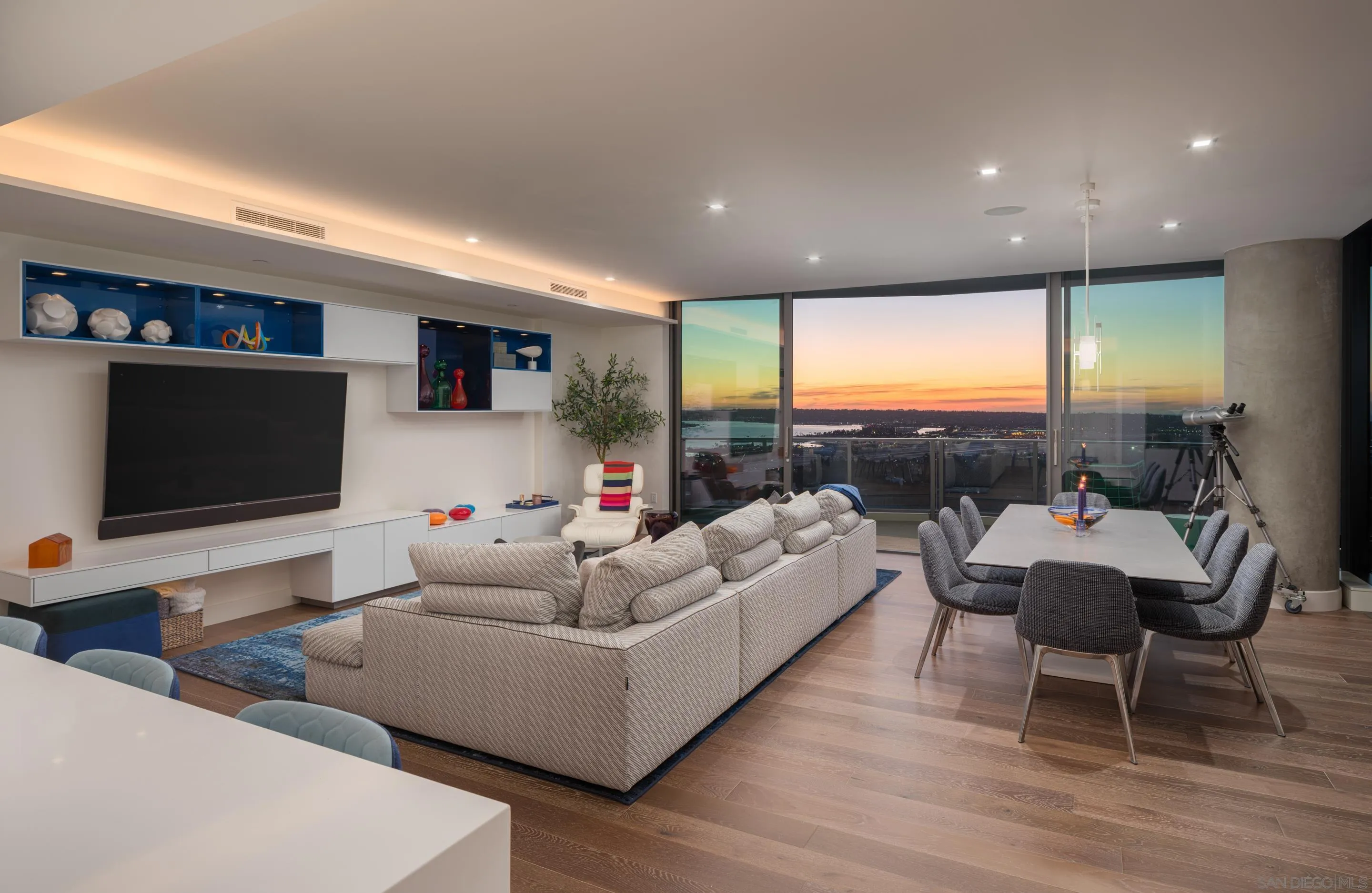 2855 5th Ave Unit 1204