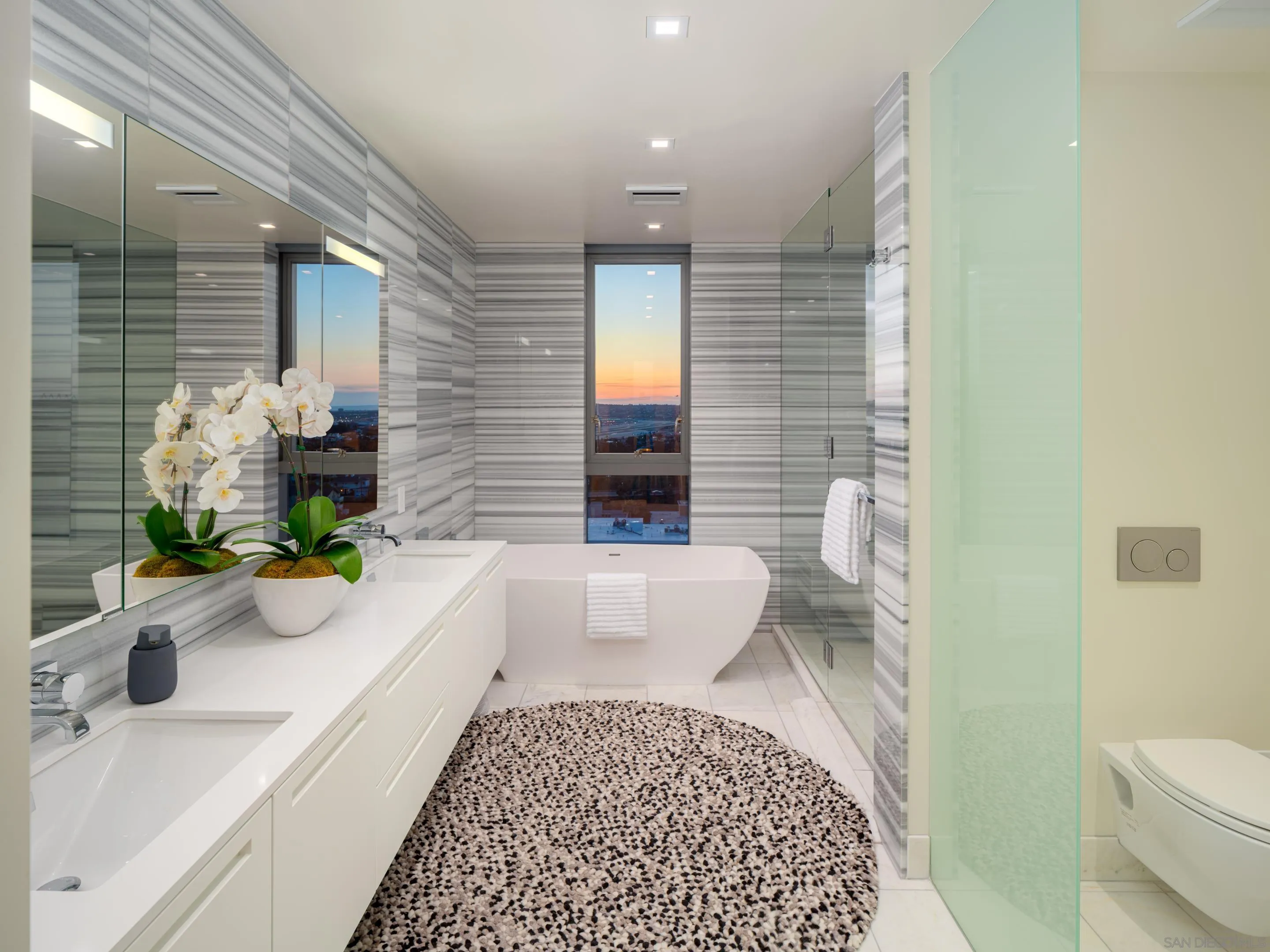 2855 5th Ave Unit 1204