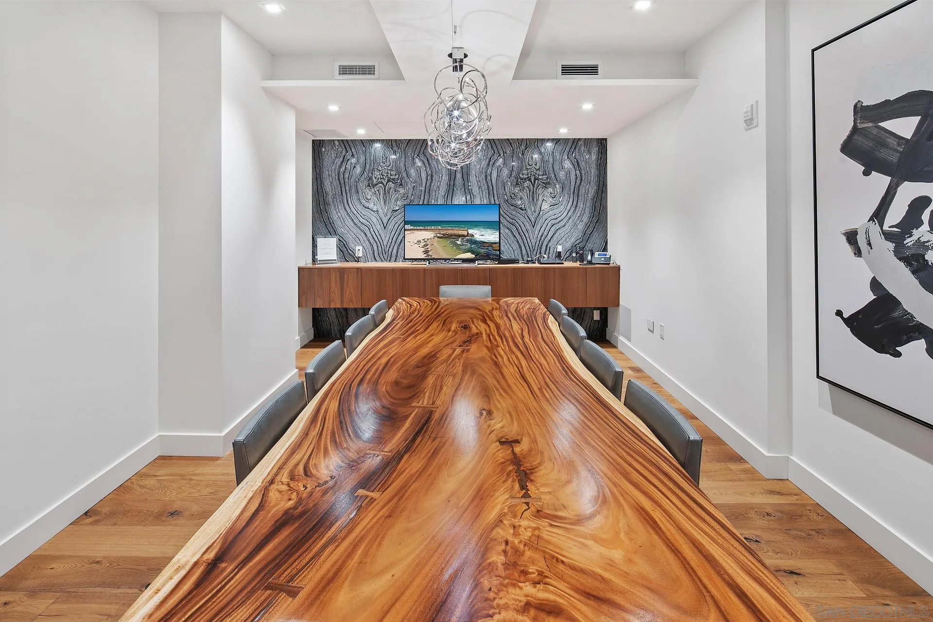 2855 5th Ave Unit 1204