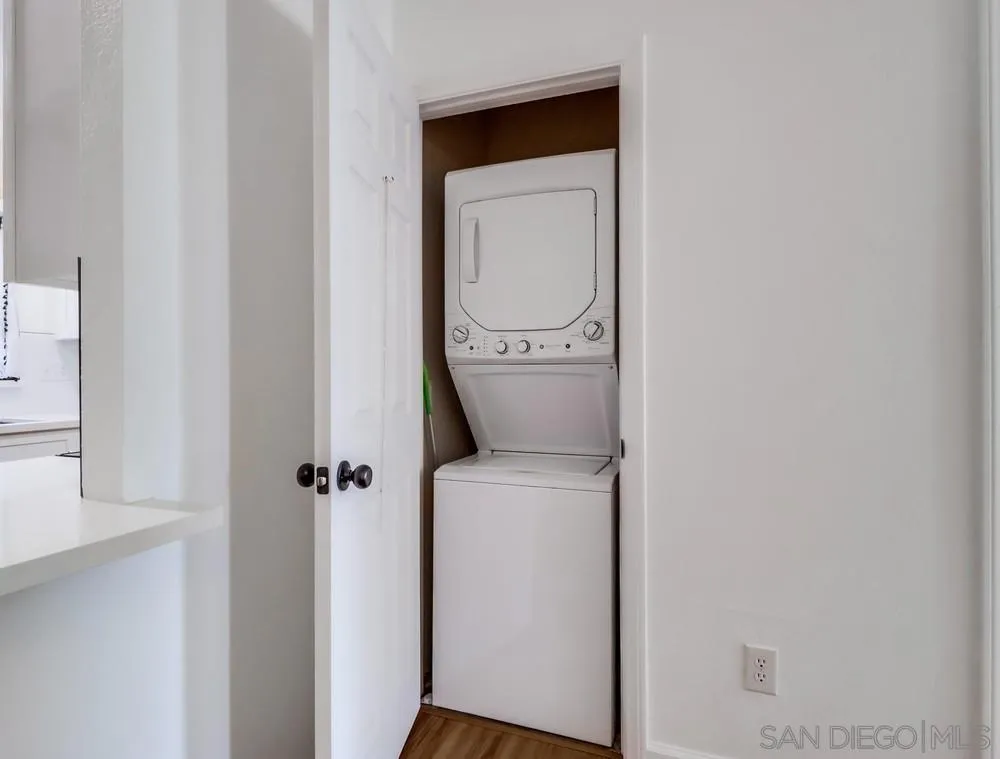 4151 34th St Unit 1