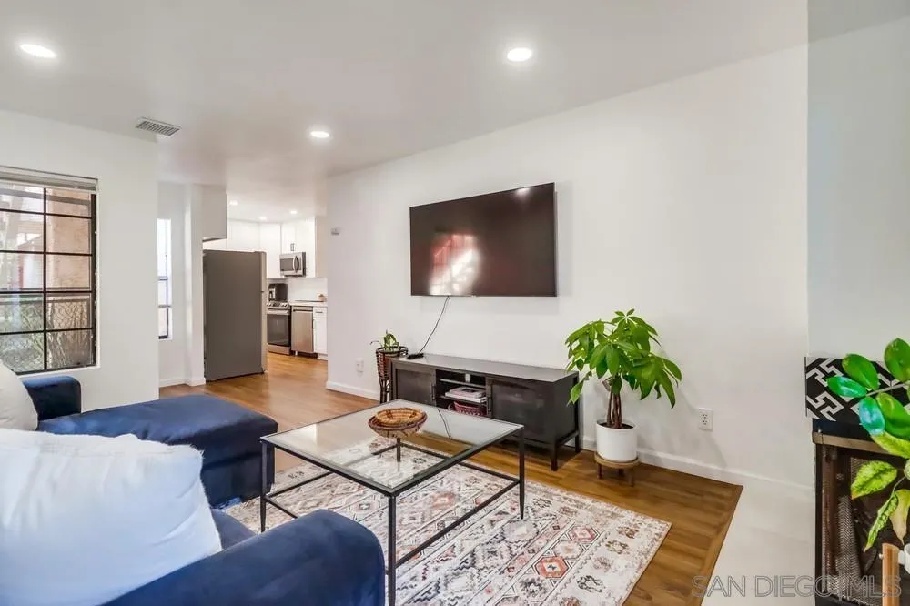 4151 34th St Unit 1