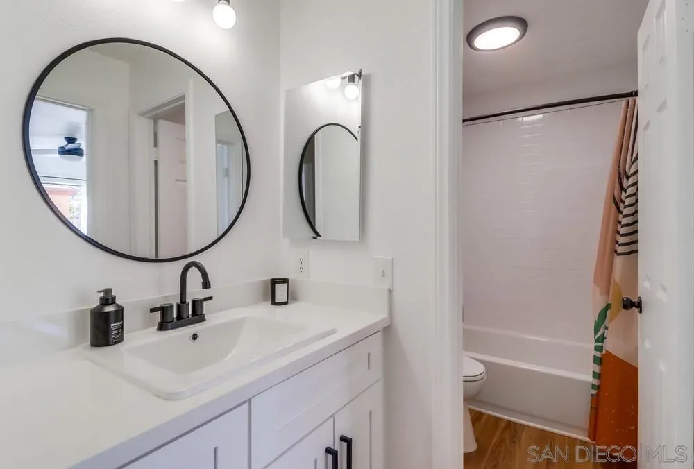 4151 34th St Unit 1