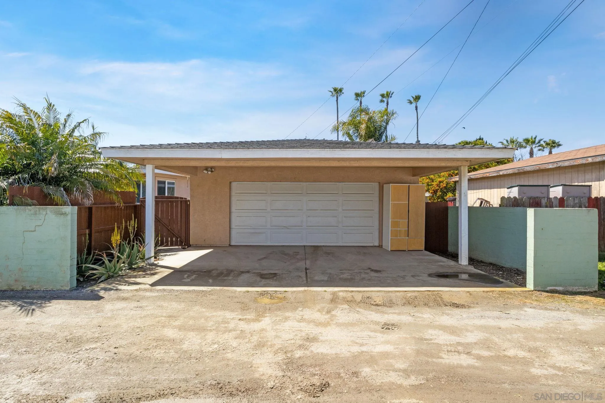 1612 Chatsworth Blvd