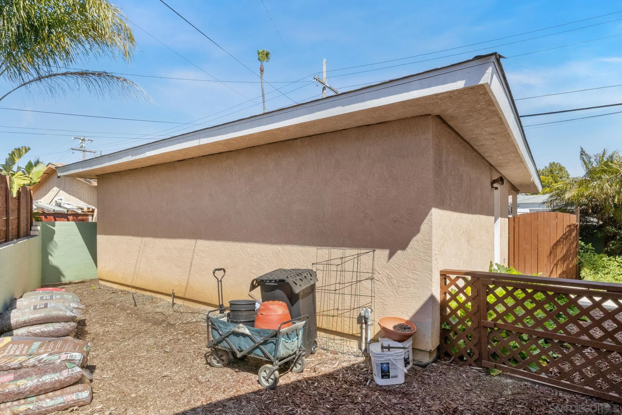 1612 Chatsworth Blvd