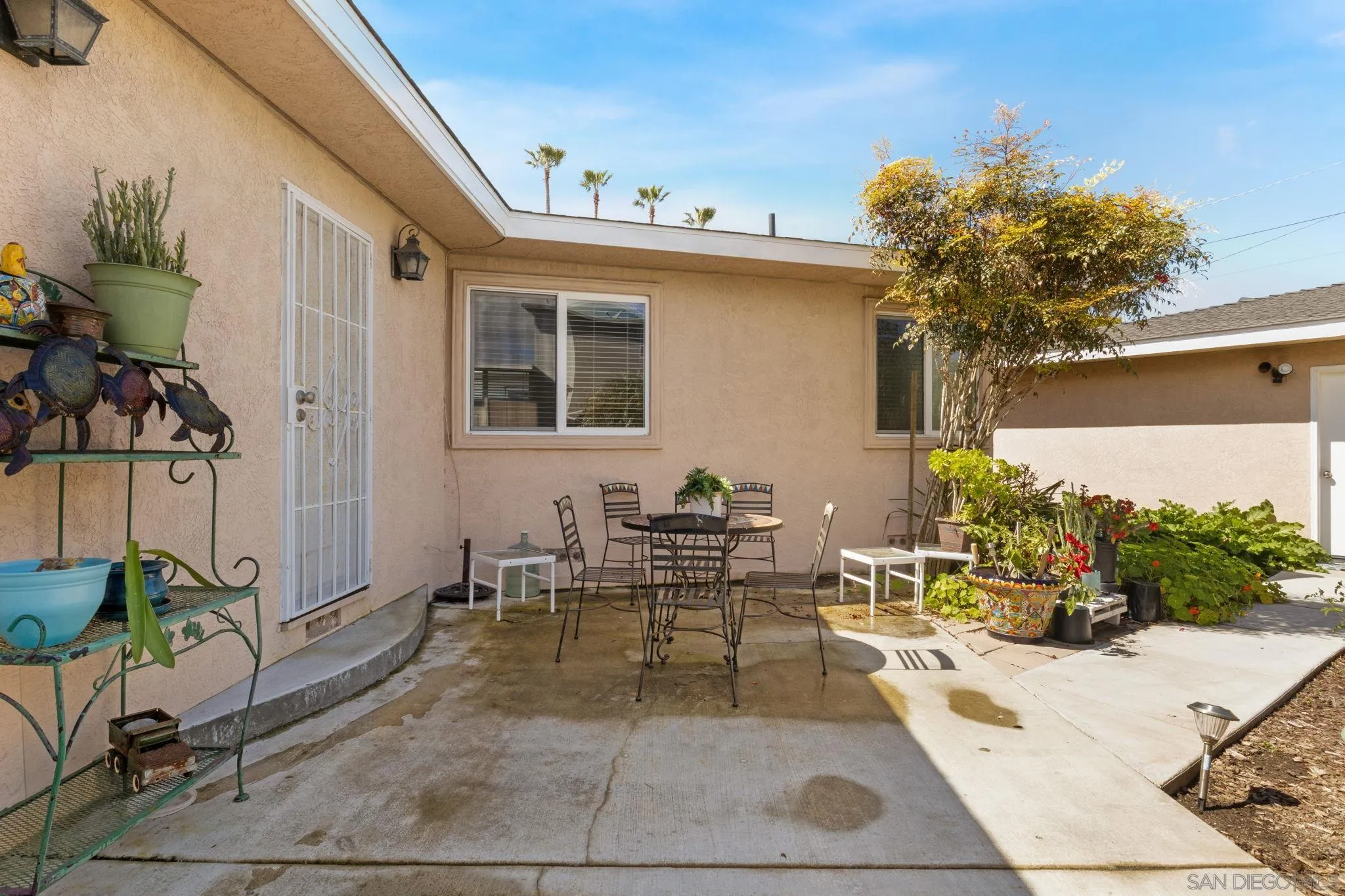1612 Chatsworth Blvd