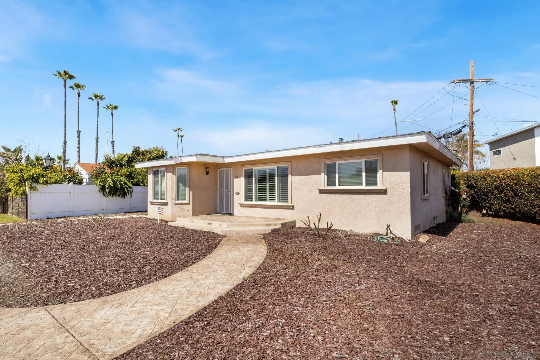 1612 Chatsworth Blvd