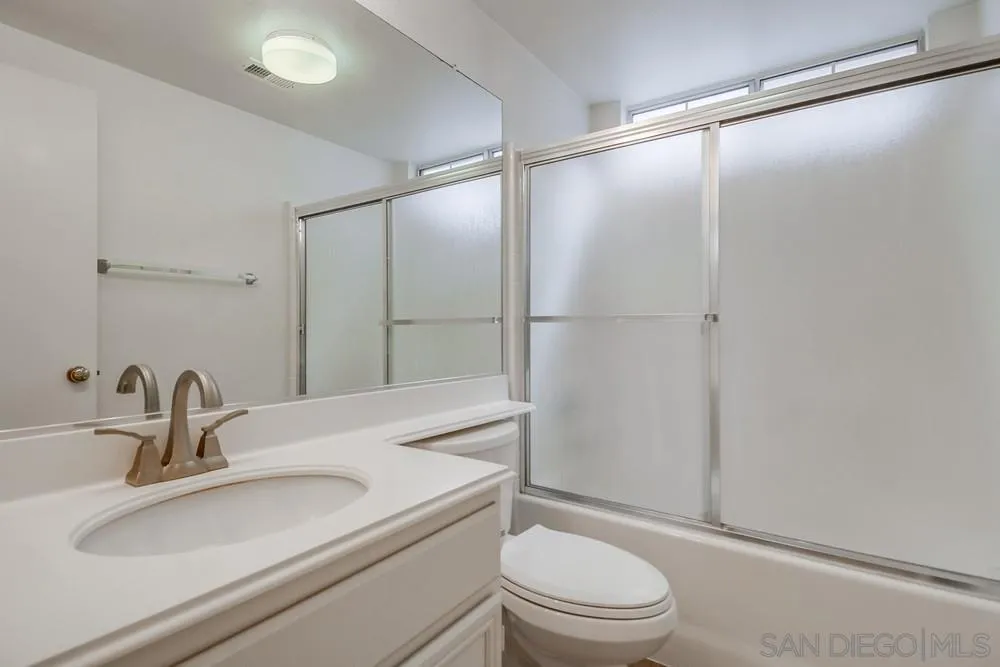 303 Brookview Ct