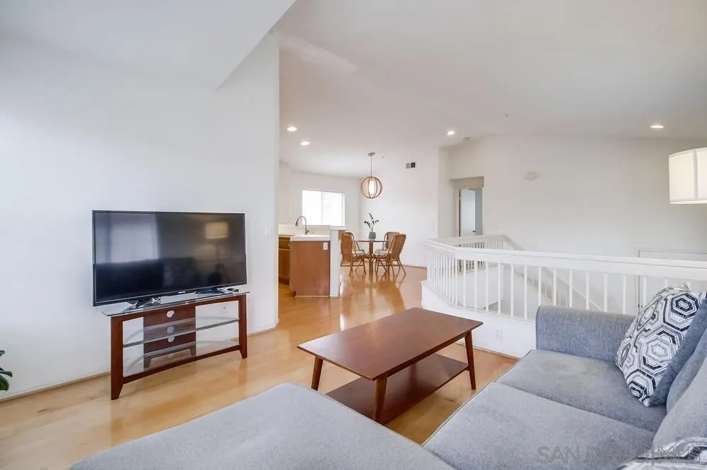 303 Brookview Ct